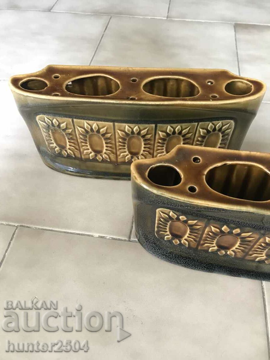 Auction Wall vases—2 pcs., 29/13/6 cm Auction Wall vases—2 pcs., 29/13/6 cm