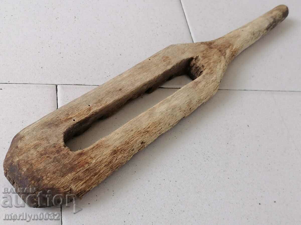 Tupalka, wood, wooden with price 39.00 BGN | € 19.94 Tupalka, wood, wooden with price 39.00 BGN | € 19.94