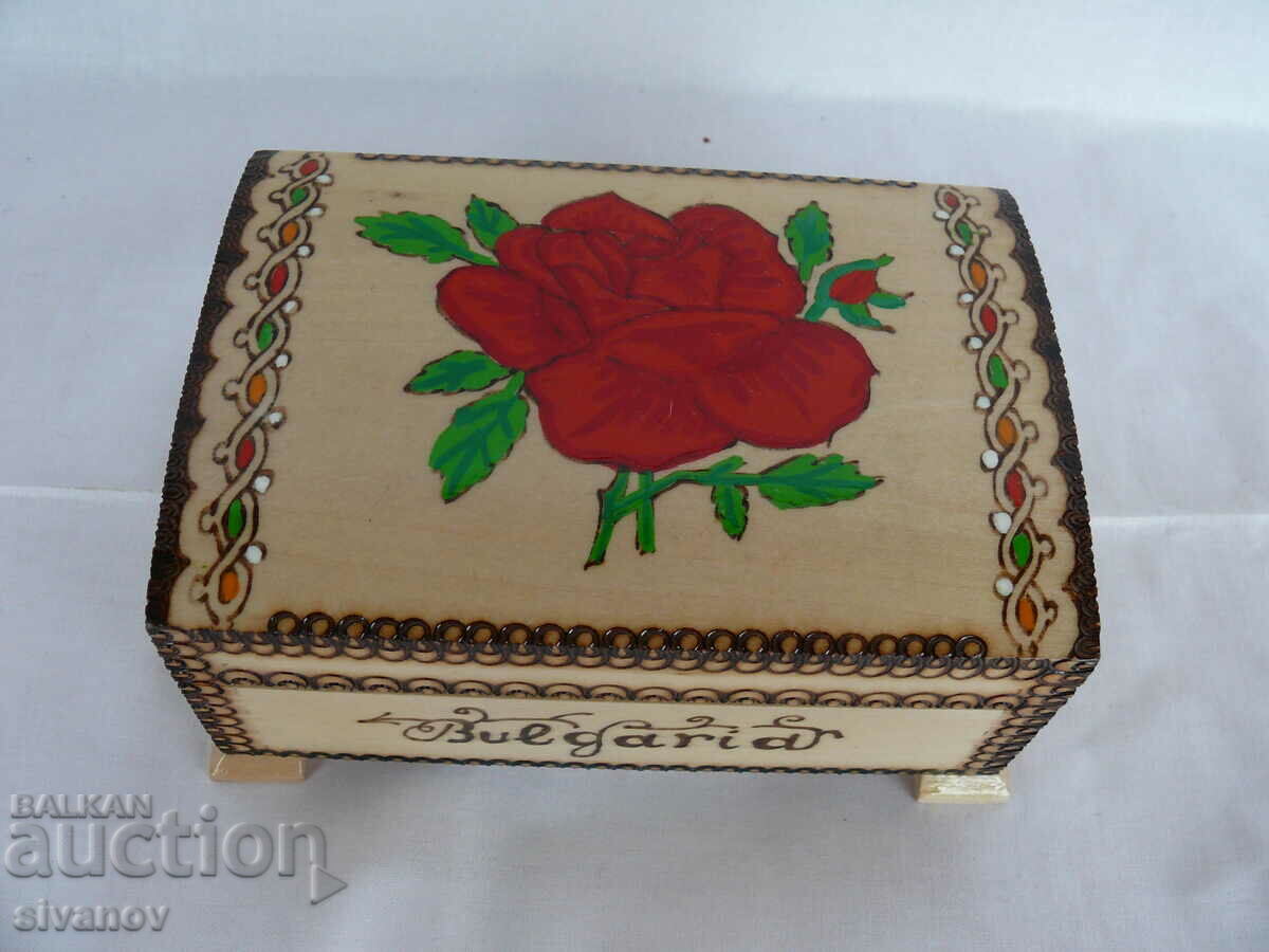 Interesting old wooden jewelry box #1971 with price 14.99 BGN | € 7.66 Interesting old wooden jewelry box #1971 with price 14.99 BGN | € 7.66