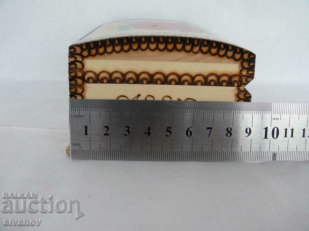 Interesting old wooden jewelry box #1971 - 6 Interesting old wooden jewelry box #1971 - 6