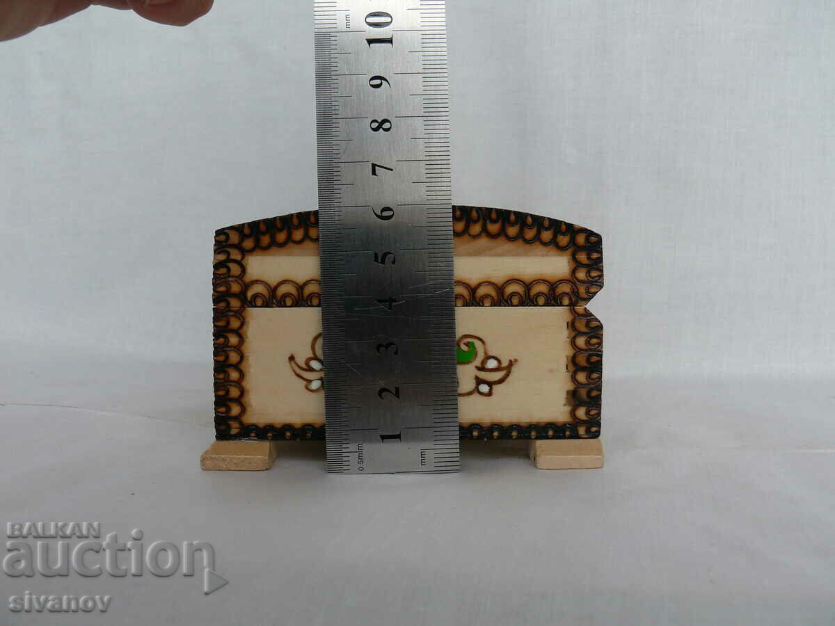 Interesting old wooden jewelry box #1971 - 7 Interesting old wooden jewelry box #1971 - 7