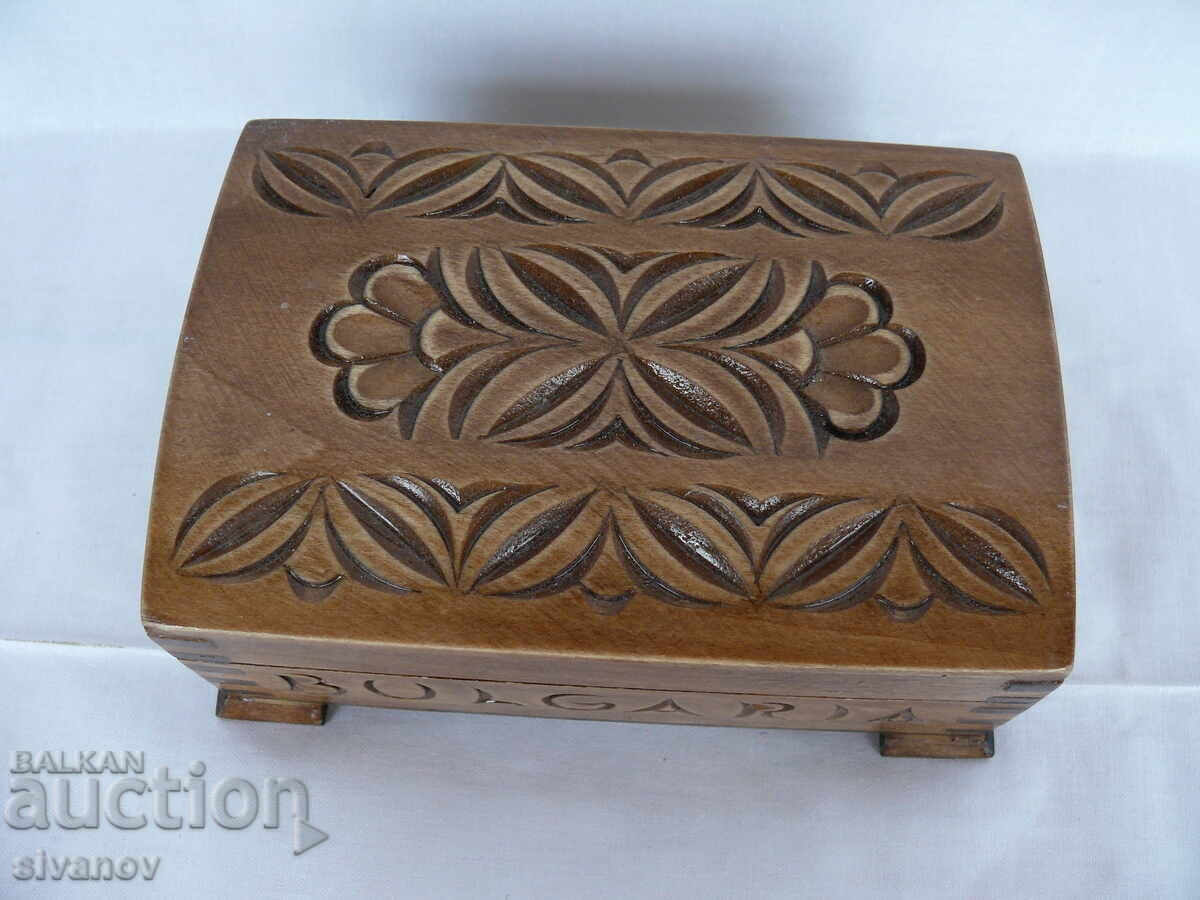 Interesting old wooden jewelry box #1972 with price 14.99 BGN | € 7.66 Interesting old wooden jewelry box #1972 with price 14.99 BGN | € 7.66