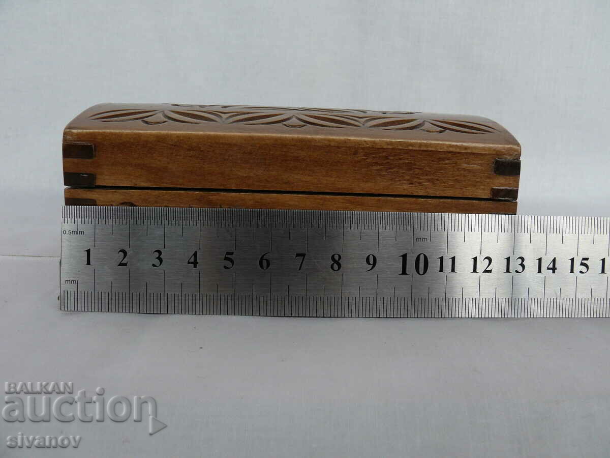 Interesting old wooden jewelry box #1972 - 5 Interesting old wooden jewelry box #1972 - 5