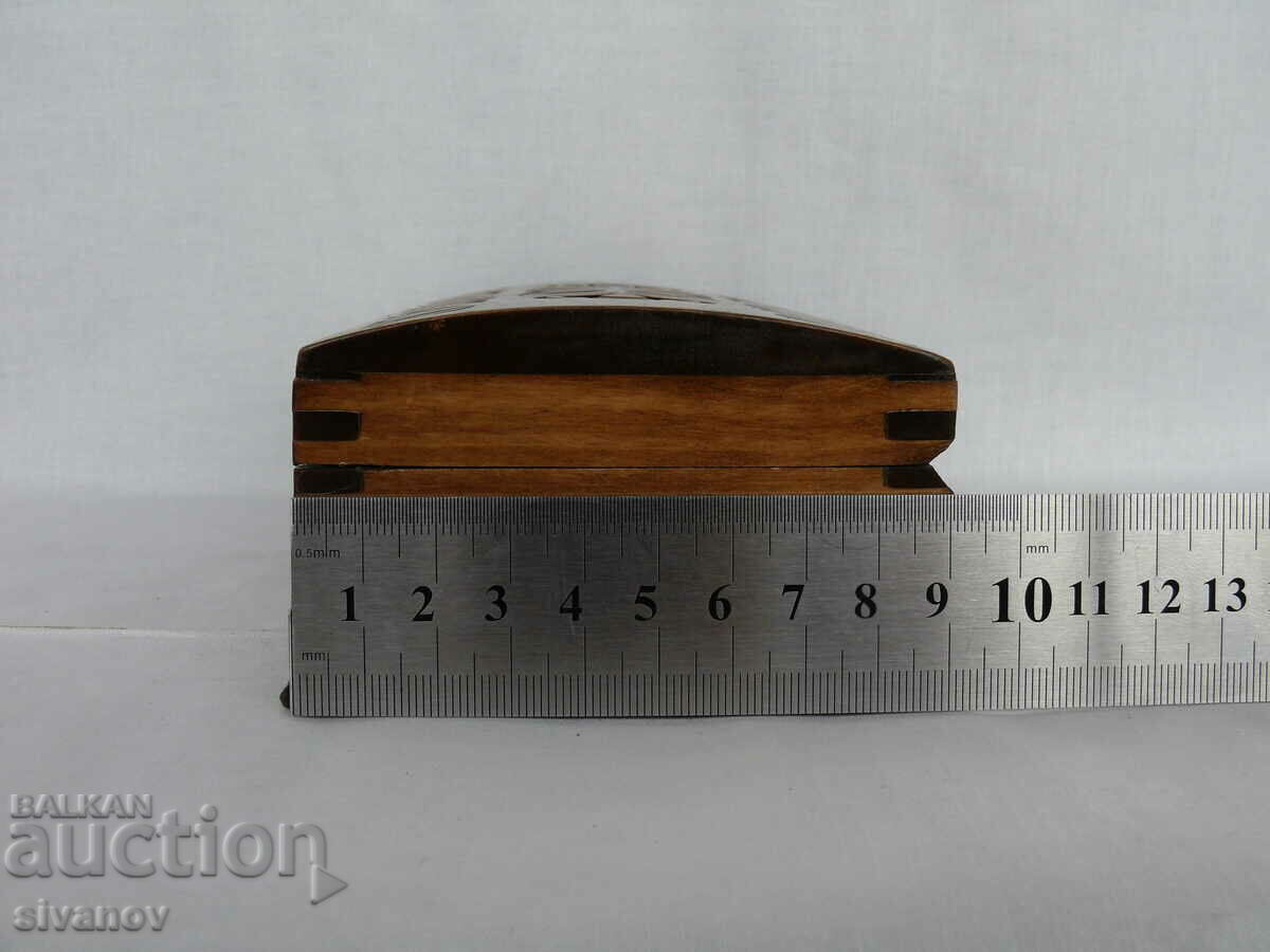 Interesting old wooden jewelry box #1972 - 6 Interesting old wooden jewelry box #1972 - 6