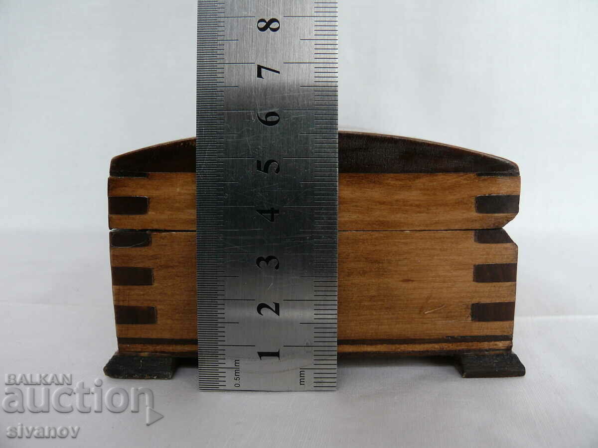 Interesting old wooden jewelry box #1972 - 7 Interesting old wooden jewelry box #1972 - 7