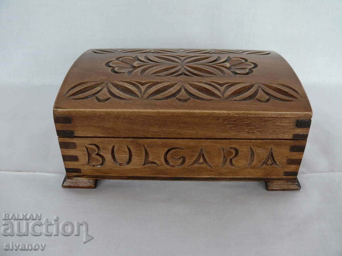 Interesting old wooden jewelry box #1972
