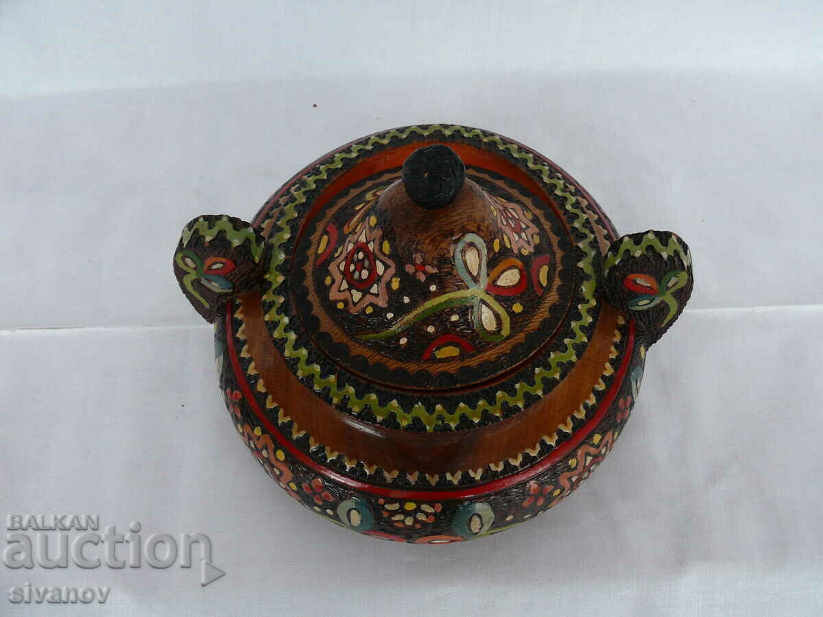 Interesting old wooden jewelry box #1973 with price 19.99 BGN | € 10.22