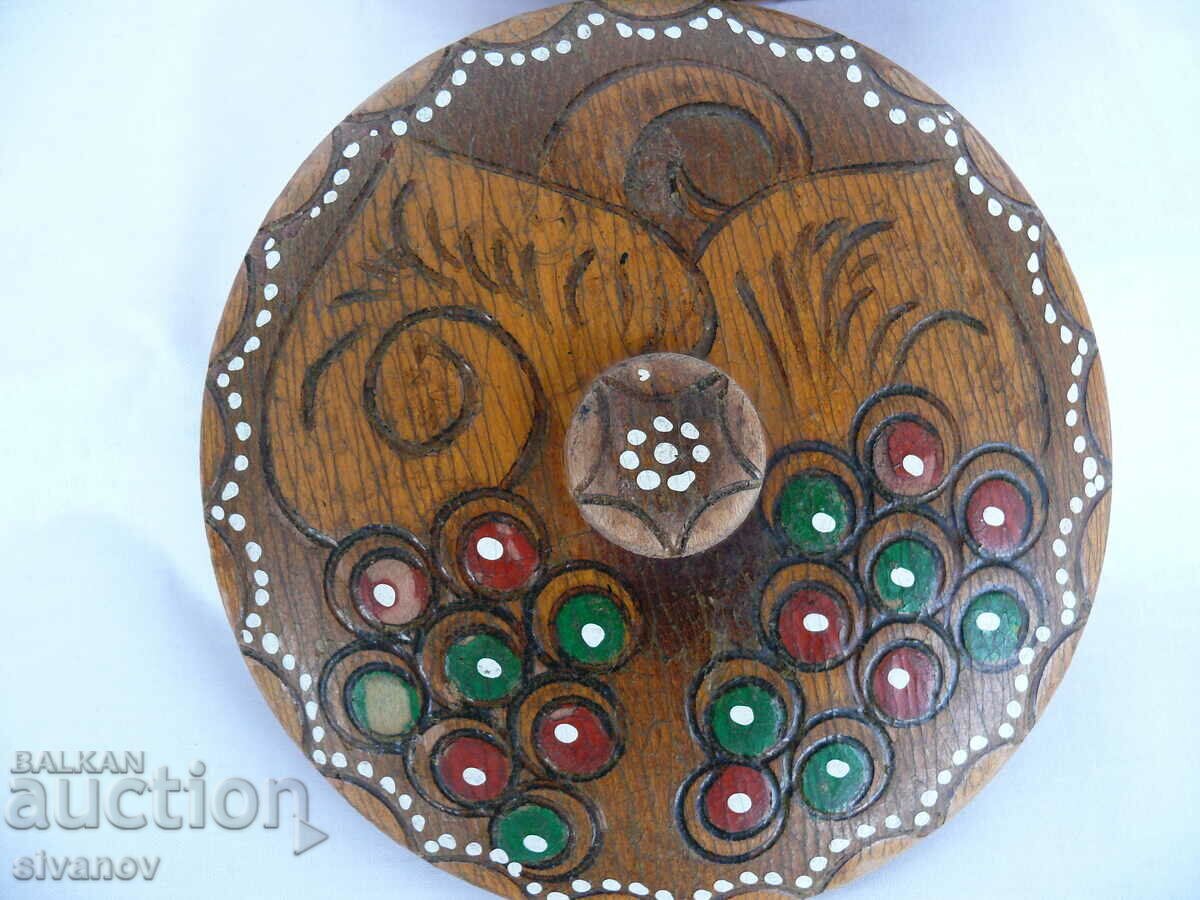 Auction Interesting old wooden jewelry box #1974 Auction Interesting old wooden jewelry box #1974