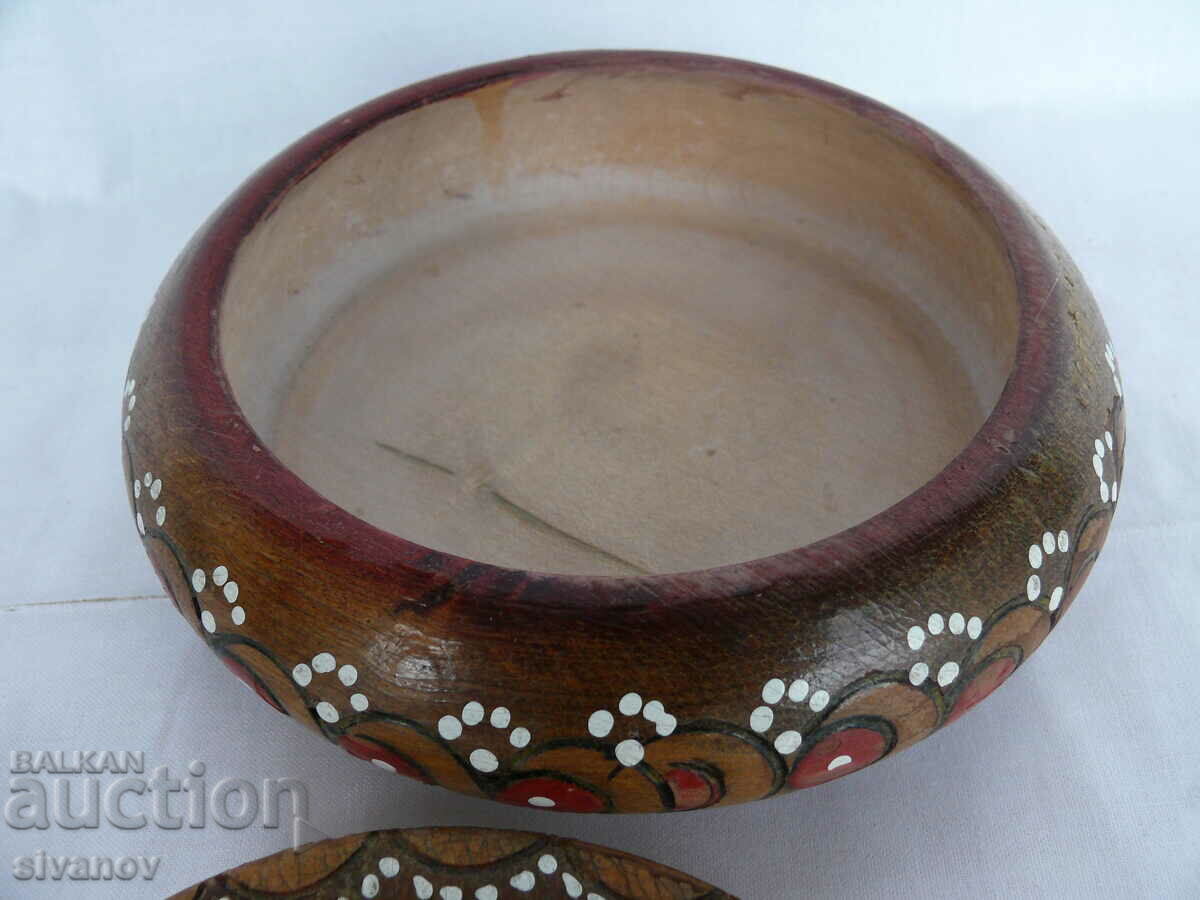 Delivery of Interesting old wooden jewelry box #1974 Delivery of Interesting old wooden jewelry box #1974