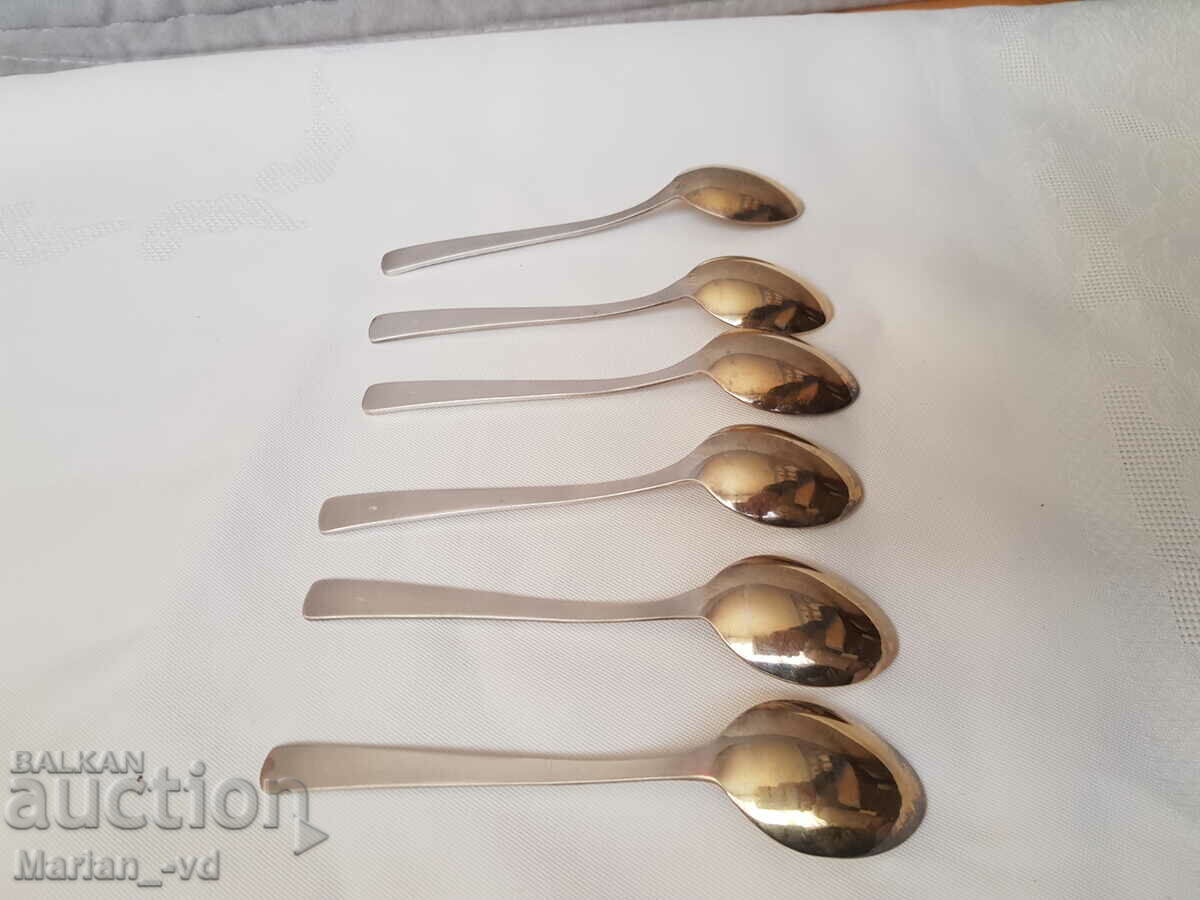Delivery of Old silver and gold plated tea spoons Delivery of Old silver and gold plated tea spoons