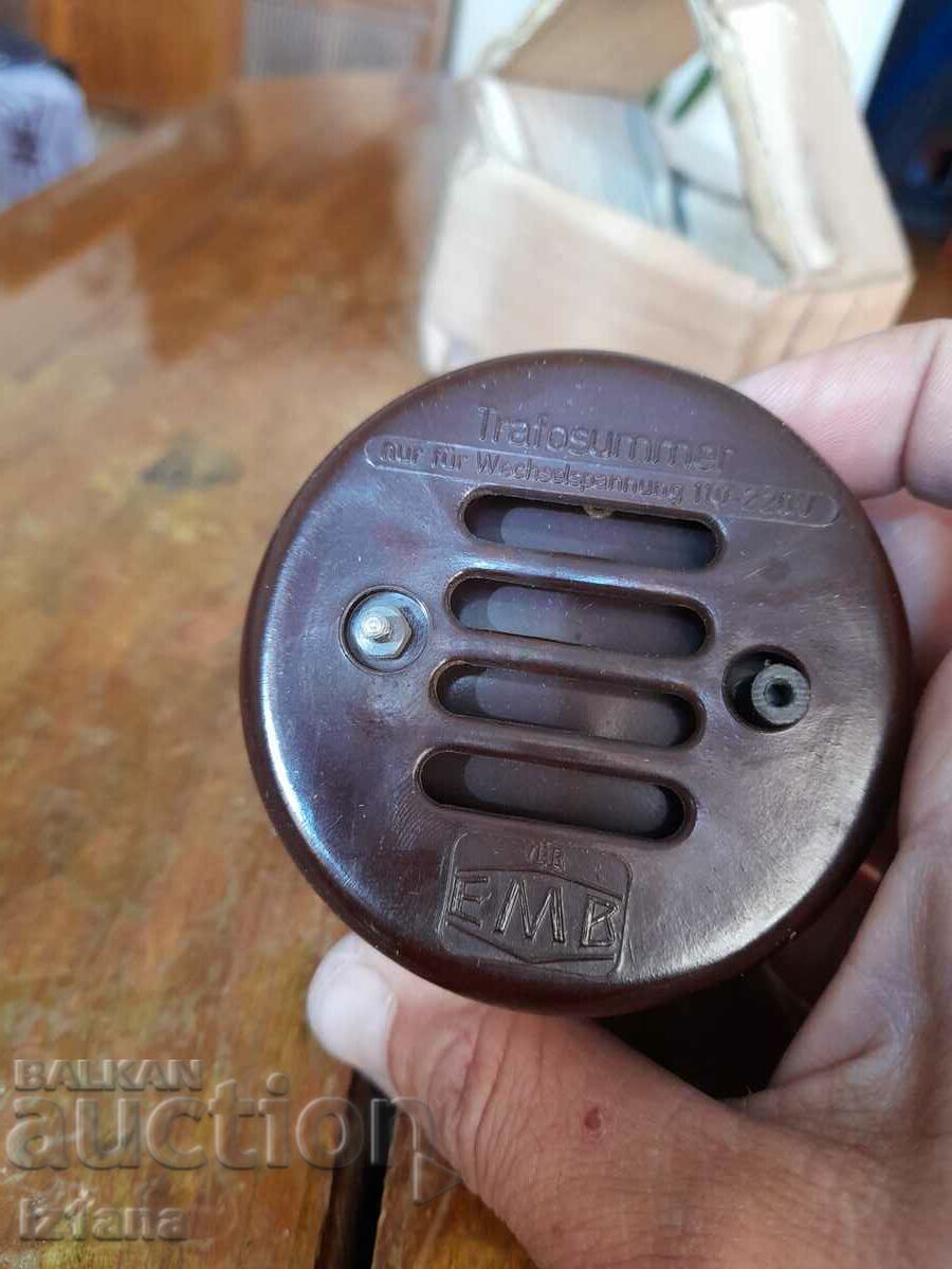 Licitație Vechi transformator de clopot Licitație Vechi transformator de clopot