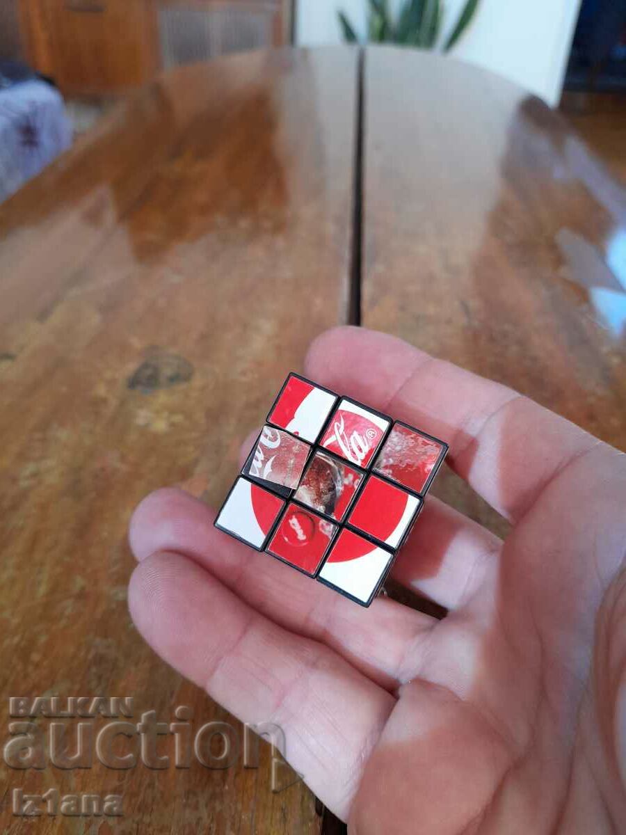 Auction Old key ring, Coca Cola stacking cube, Coca Cola Auction Old key ring, Coca Cola stacking cube, Coca Cola