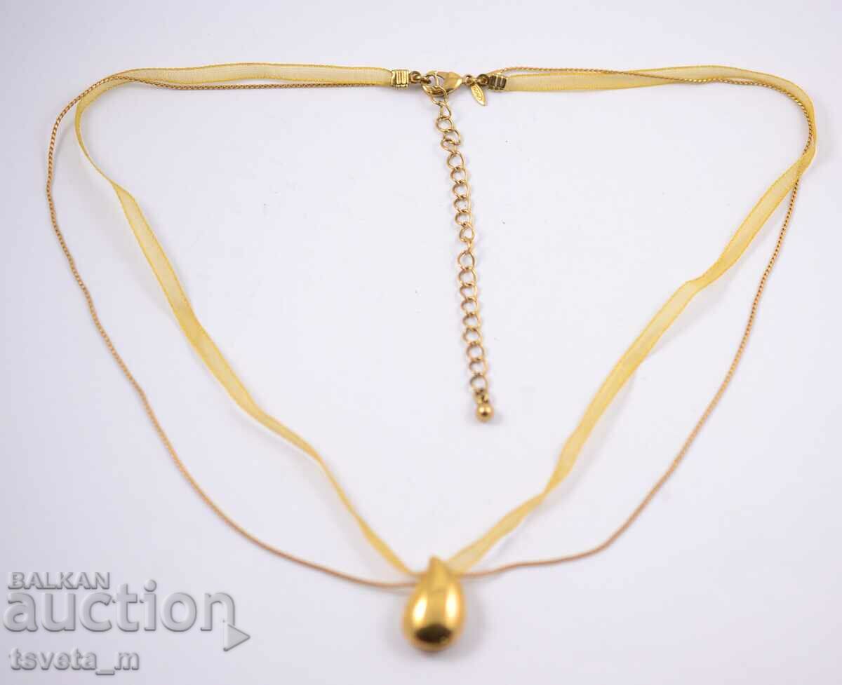 Colier, colier cu preț 4.00 BGN | € 2.05 Colier, colier cu preț 4.00 BGN | € 2.05