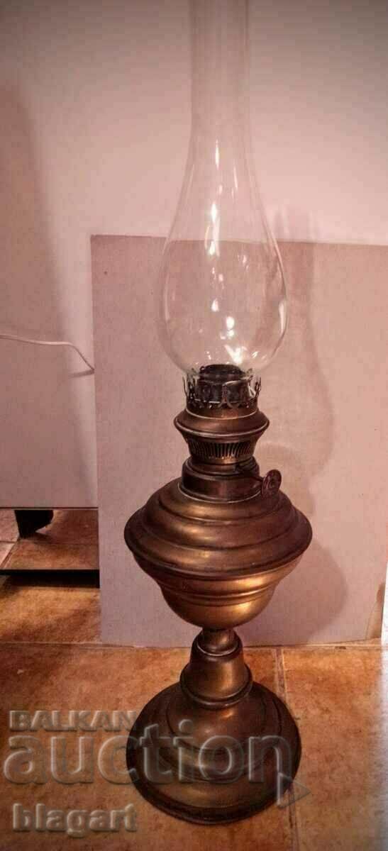 Veche lampă cu gaz de cupru