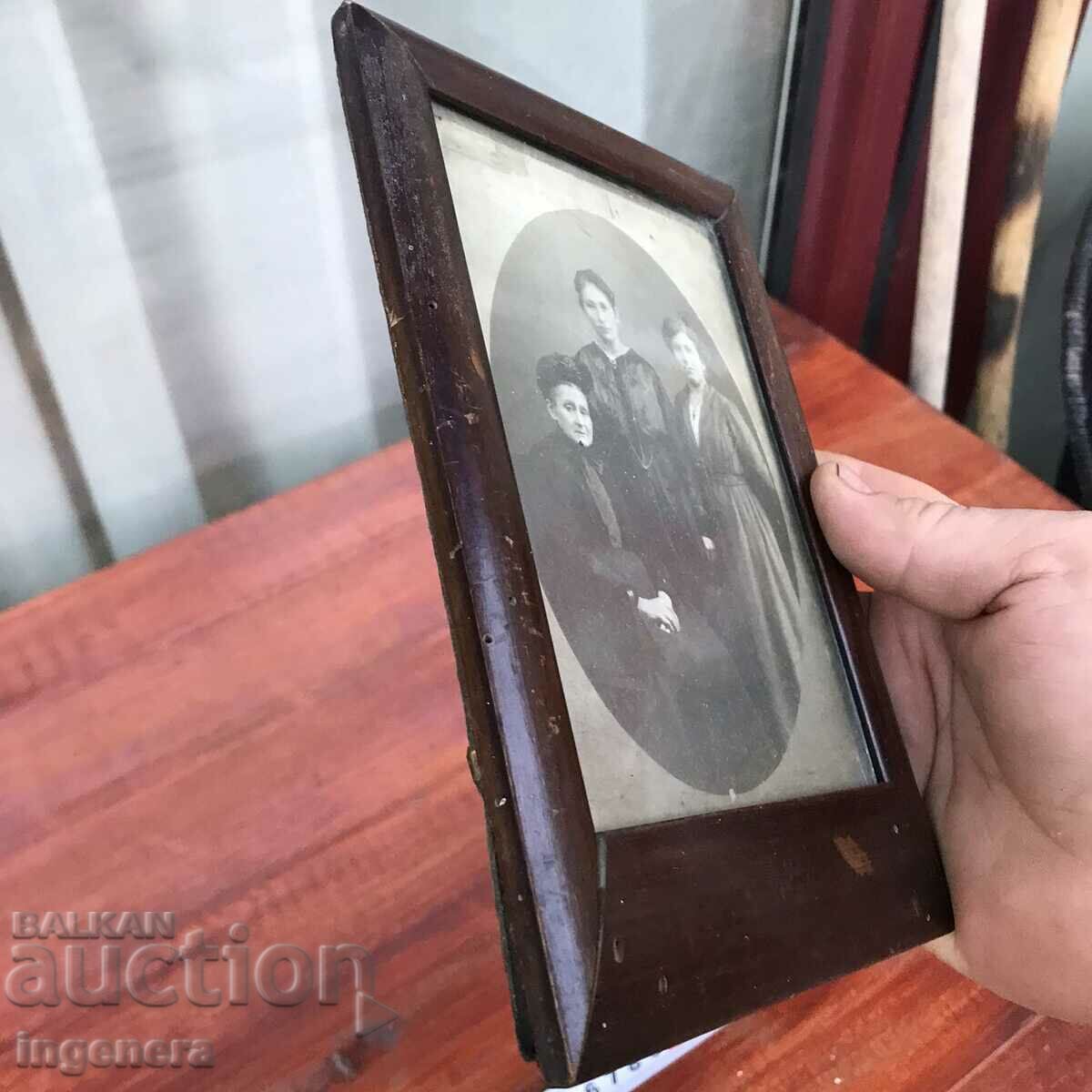 Delivery of WOODEN GLASS PHOTO FRAME ANTIQUE Delivery of WOODEN GLASS PHOTO FRAME ANTIQUE