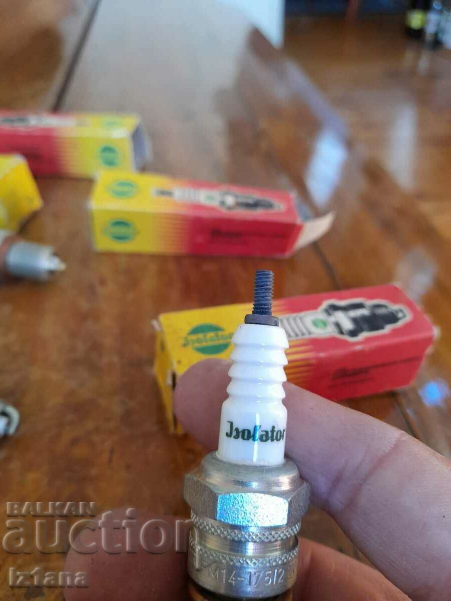 Old spark plug, Isolator candles - 6 Old spark plug, Isolator candles - 6