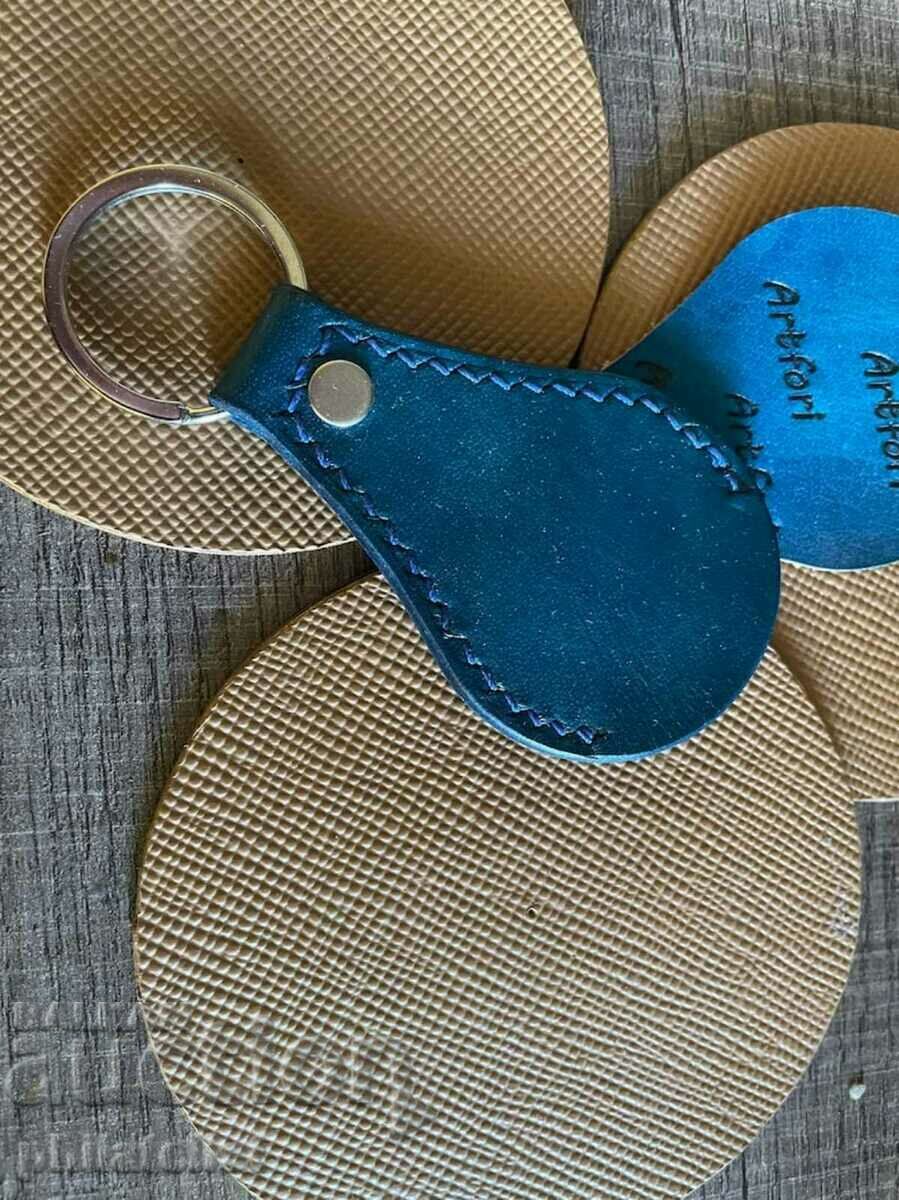 Delivery of Leather key ring with a place for a chip, red Delivery of Leather key ring with a place for a chip, red