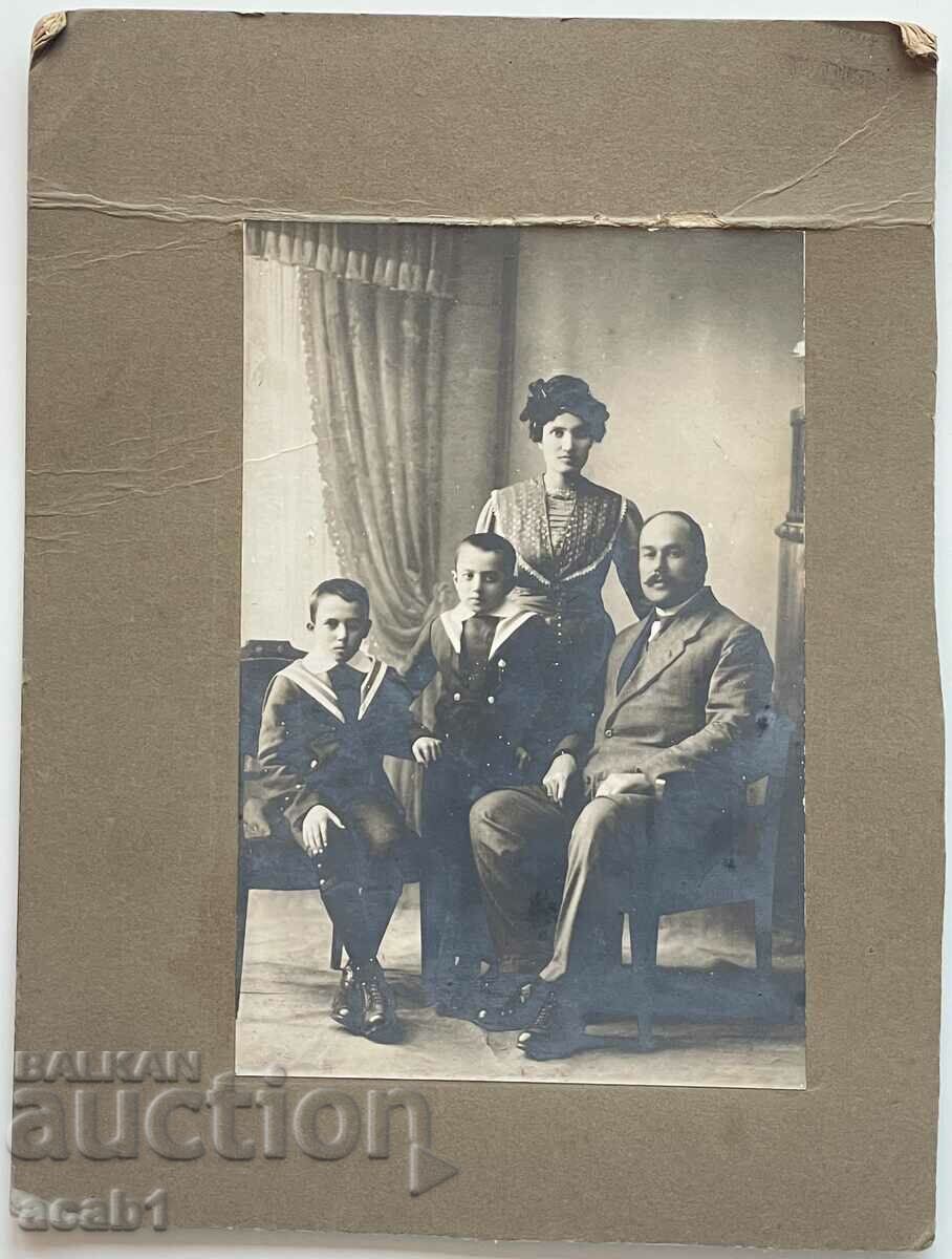 Fotografie de familie din studio foto Pleven 1915