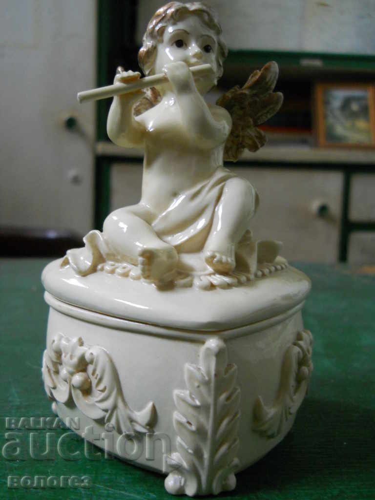 collectible porcelain jewelry box - Germany