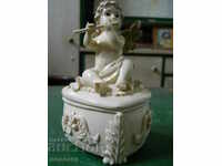 collectible porcelain jewelry box - Germany