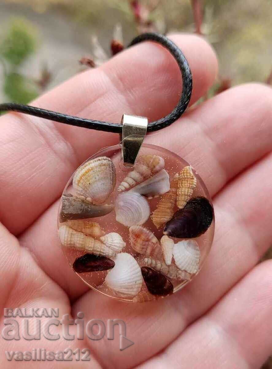 Κολιέ του συγγραφέα με τιμή 8.00 BGN | € 4.09 Κολιέ του συγγραφέα με τιμή 8.00 BGN | € 4.09