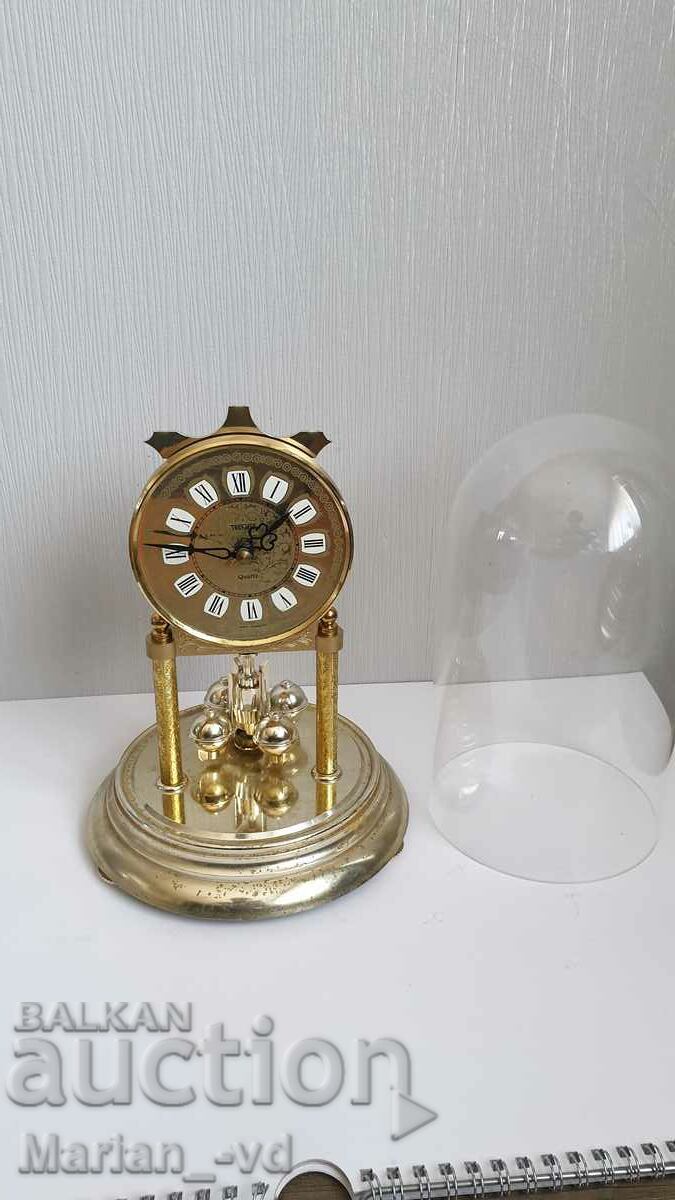 Auction German Quartz Desk Clock with Flask Auction German Quartz Desk Clock with Flask