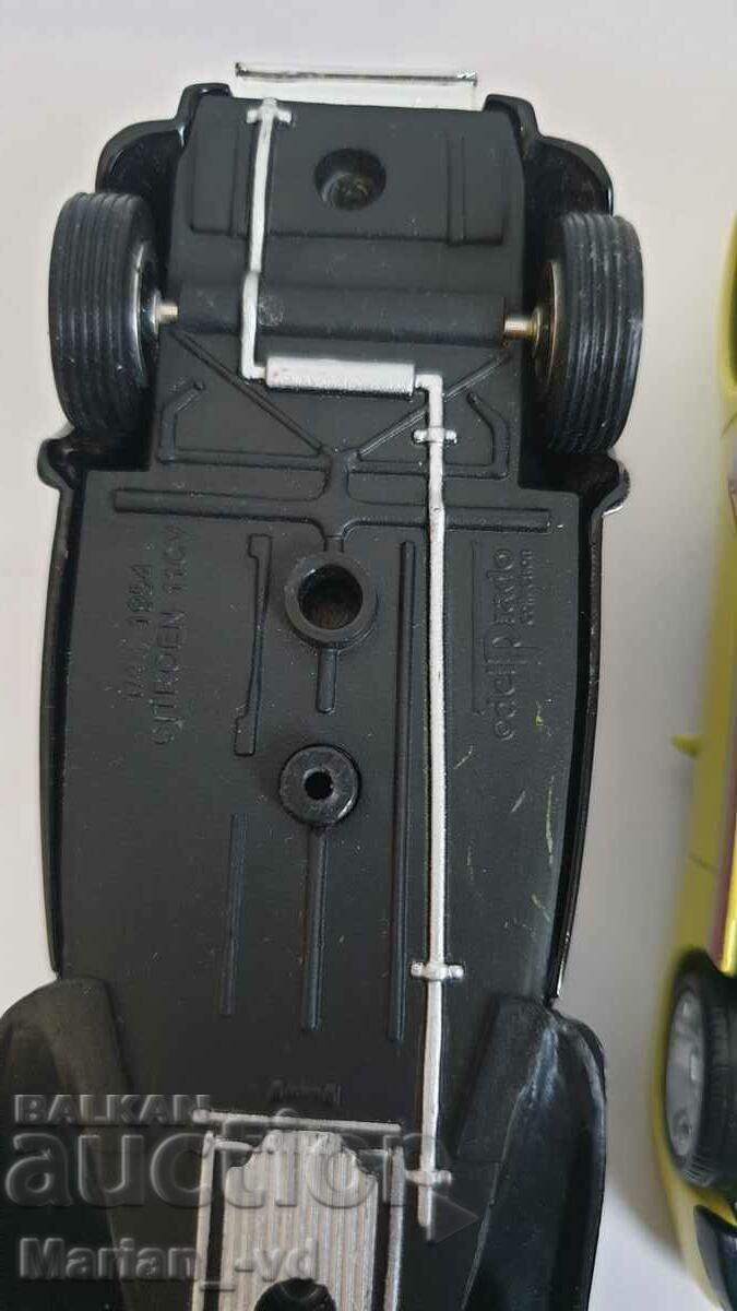 Three old collector's carts - 6 Three old collector's carts - 6