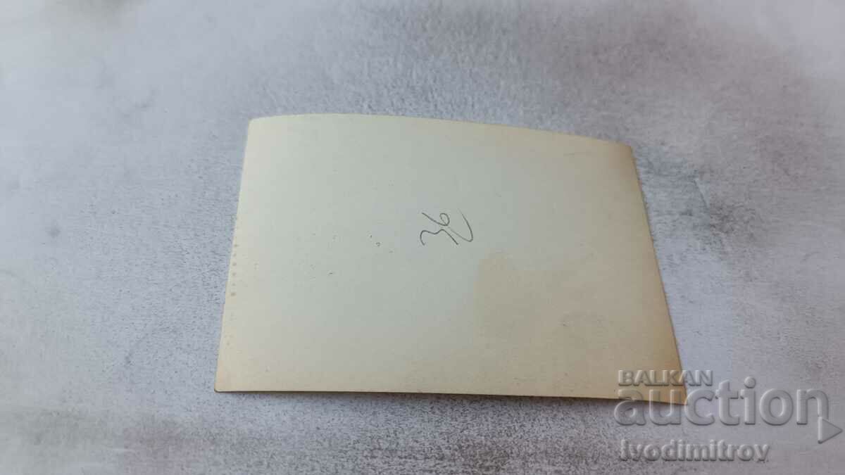 Photo Young man and young girl on the beach with price 1.65 BGN | € 0.84 Photo Young man and young girl on the beach with price 1.65 BGN | € 0.84