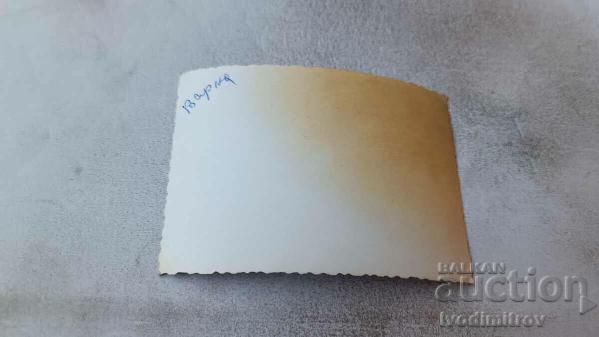 Φωτογραφία Βάρνα Τέσσερα παιδιά στην παραλία με τιμή 1.45 BGN | € 0.74 Φωτογραφία Βάρνα Τέσσερα παιδιά στην παραλία με τιμή 1.45 BGN | € 0.74