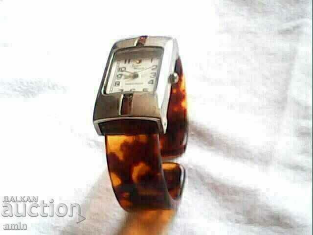 πανέμορφο ελβετικό dameski 4asovnik libsva batri με τιμή 15.00 BGN | € 7.67 πανέμορφο ελβετικό dameski 4asovnik libsva batri με τιμή 15.00 BGN | € 7.67