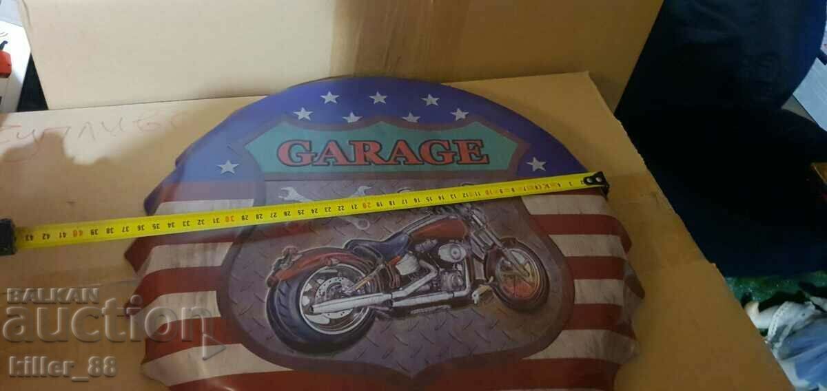 Μεταλλική πινακίδα σε σχήμα καπακιού Γκαράζ με τιμή 55.00 BGN | € 28.12 Μεταλλική πινακίδα σε σχήμα καπακιού Γκαράζ με τιμή 55.00 BGN | € 28.12