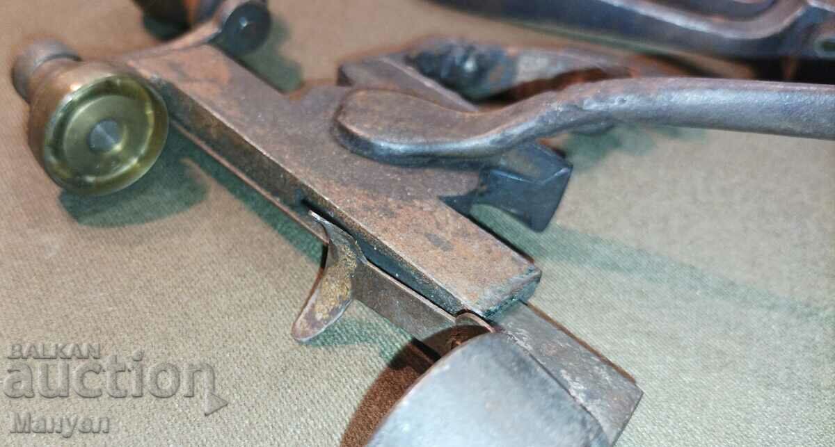 Licitație Set de accesorii vechi pentru pușca de vânătoare.