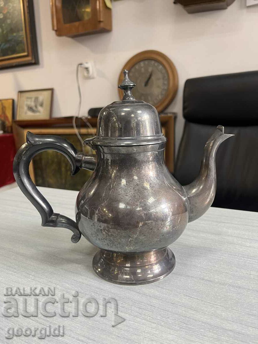 Thick silver plated English teapot. #4674