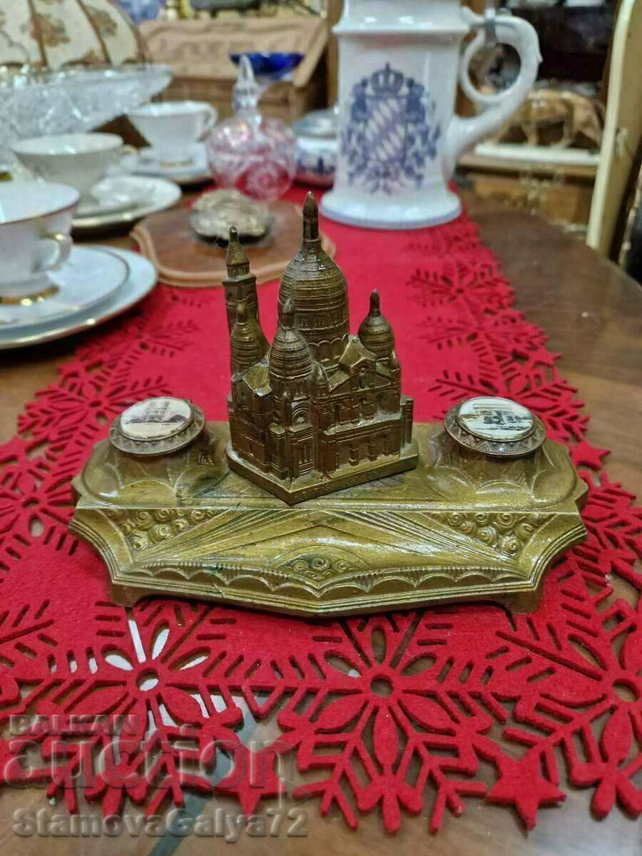 A wonderful antique French bronze inkwell with price 98.00 BGN | € 50.11 A wonderful antique French bronze inkwell with price 98.00 BGN | € 50.11