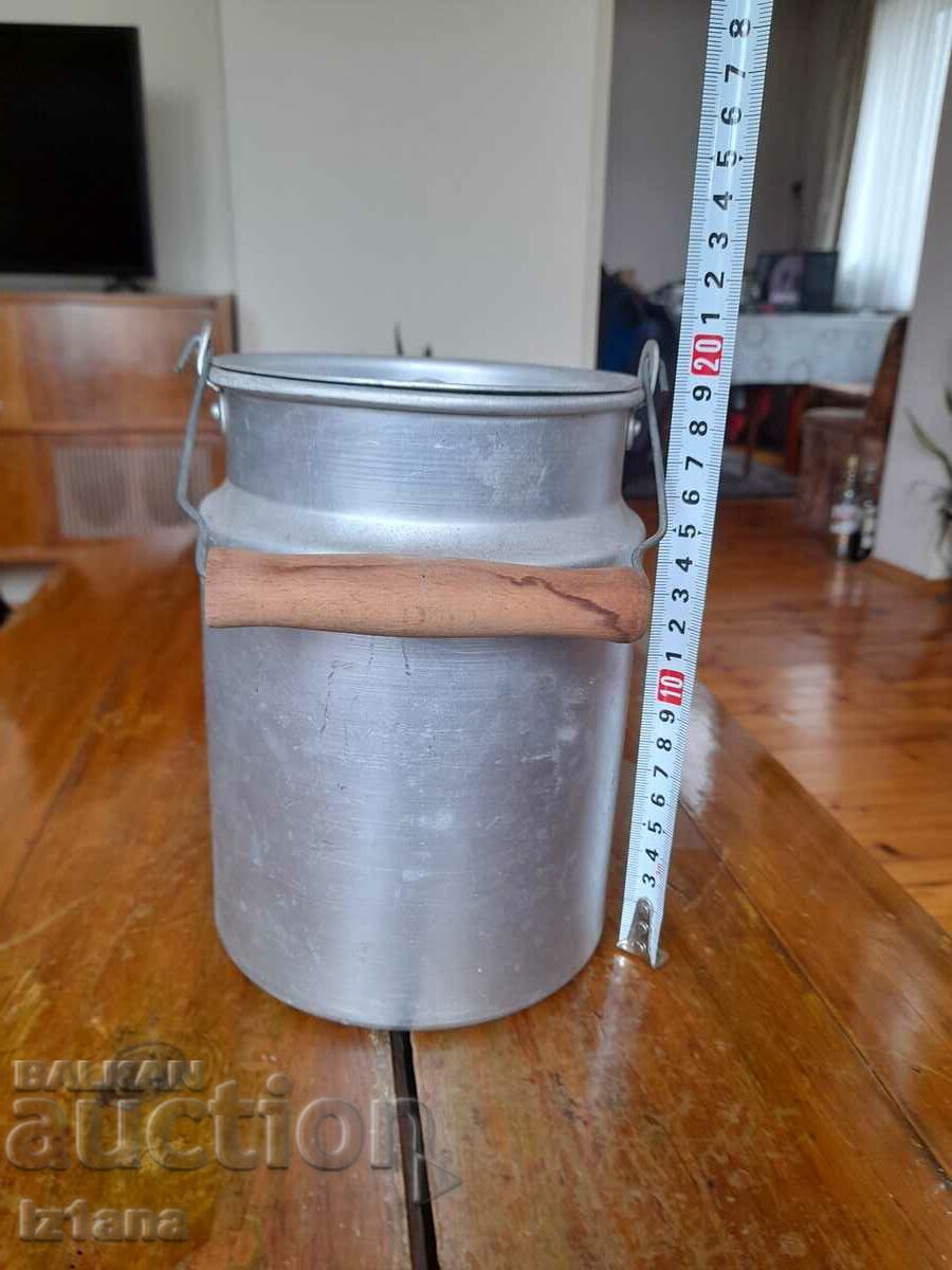 Old aluminum kettle, rubber with price 30.00 BGN | € 15.34 Old aluminum kettle, rubber with price 30.00 BGN | € 15.34