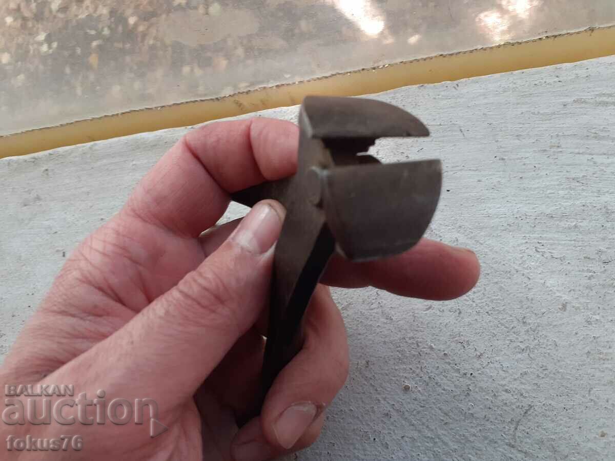 Доставка на Стари маркови клещи резачки Доставка на Стари маркови клещи резачки