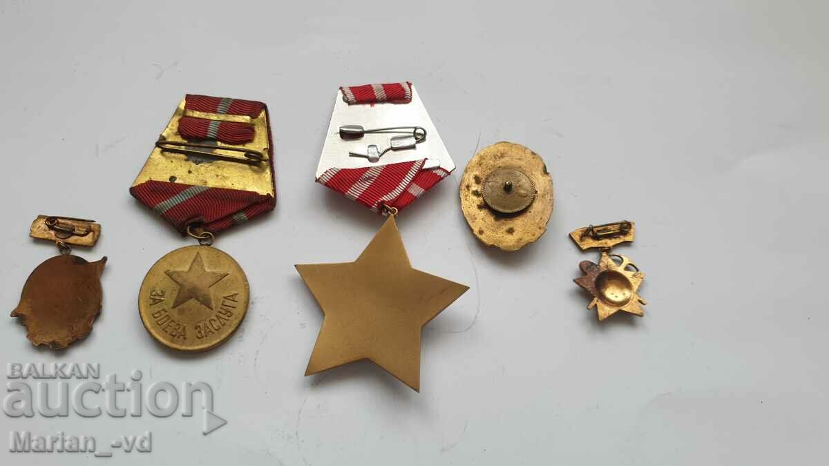O mulțime de medalii și insigne - 5