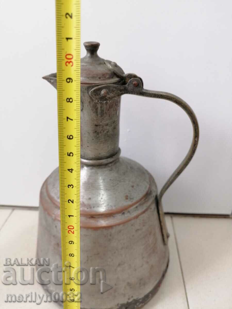 Delivery of Renaissance gum, kettle, copper, copper vessel, jug, saucer Delivery of Renaissance gum, kettle, copper, copper vessel, jug, saucer