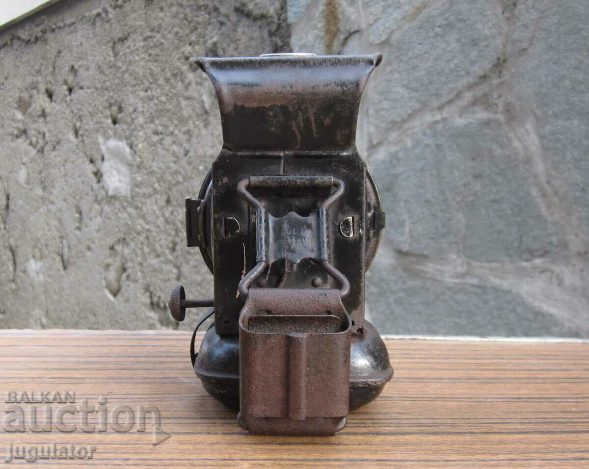 Delivery of vintage German gas headlight lantern bicycle wheel lamp Delivery of vintage German gas headlight lantern bicycle wheel lamp