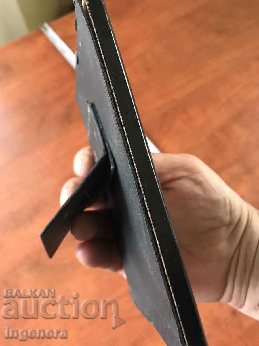 Auction WOOD GLASS FRAME FOR PHOTO OR PICTURE-ANTIQUE Auction WOOD GLASS FRAME FOR PHOTO OR PICTURE-ANTIQUE