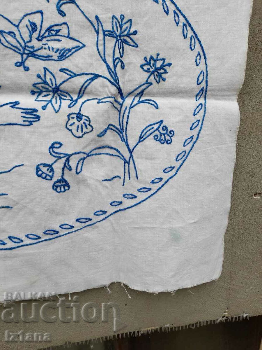 Delivery of Vintage embroidered pillowcase Delivery of Vintage embroidered pillowcase