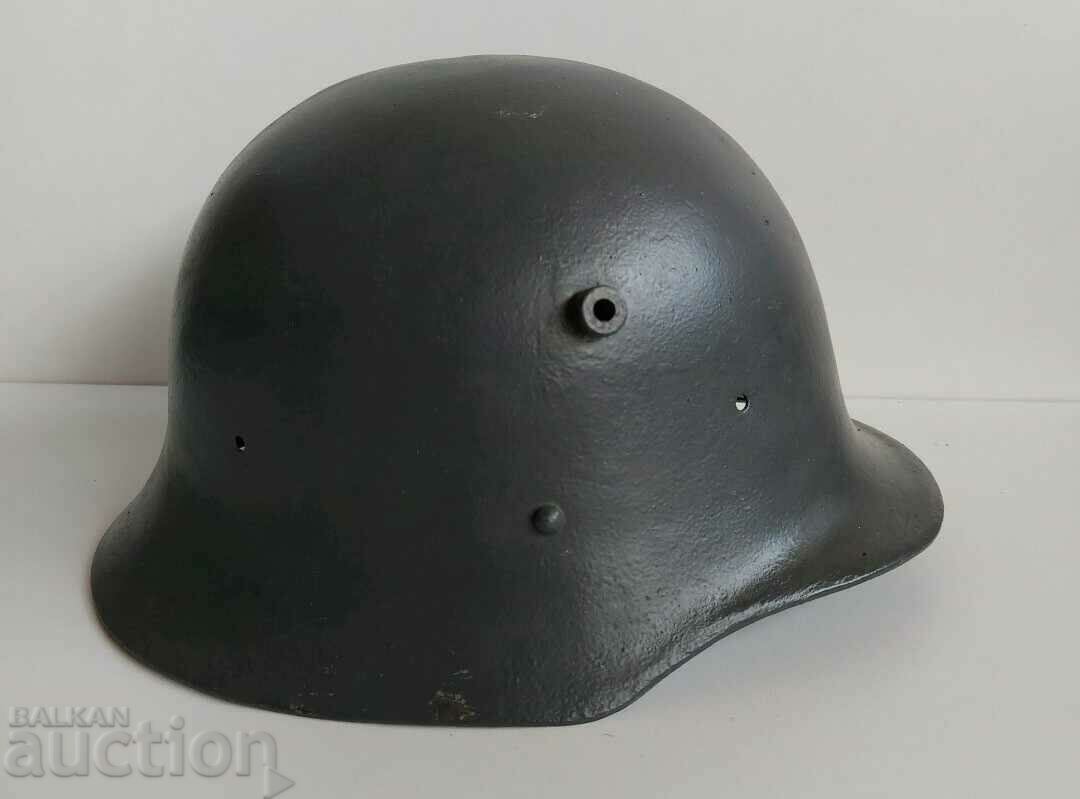 HELMET WITH HORN WITHOUT ULCER AND CORROSION