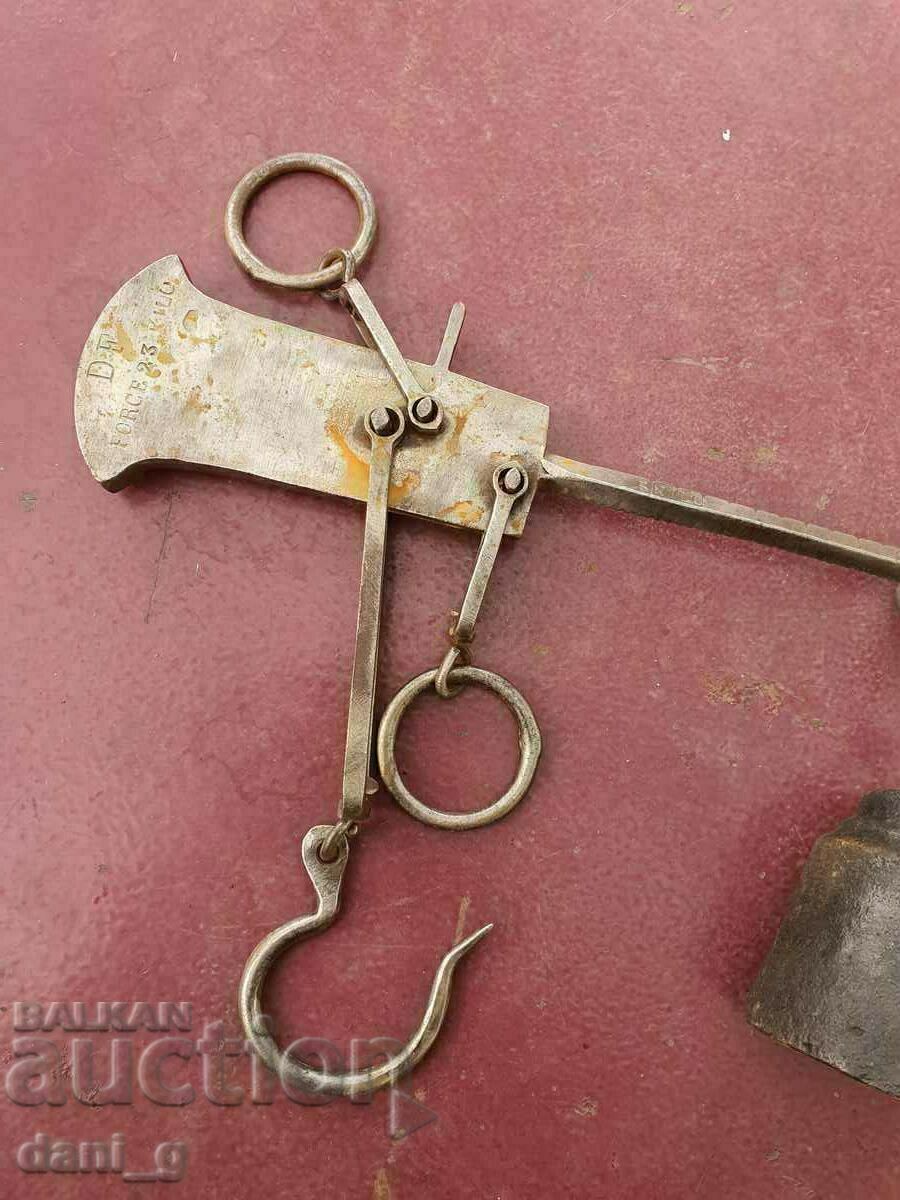Antique scale authentic with price 100.00 BGN | € 51.13 Antique scale authentic with price 100.00 BGN | € 51.13