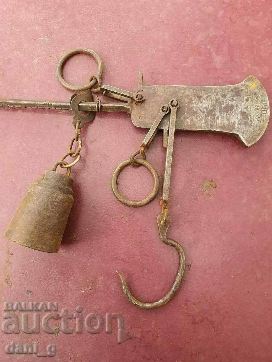 Auction  Antique scale authentic
