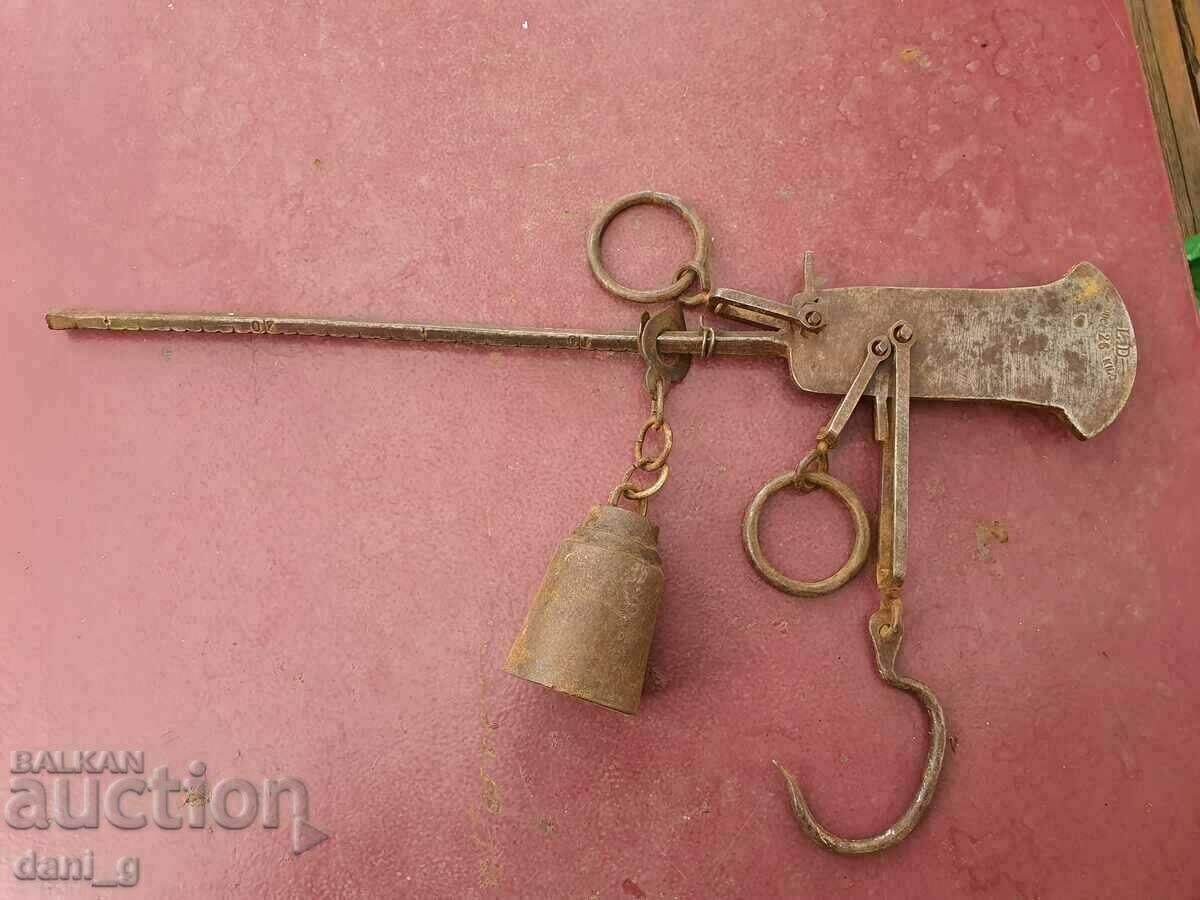 Delivery of Antique scale authentic