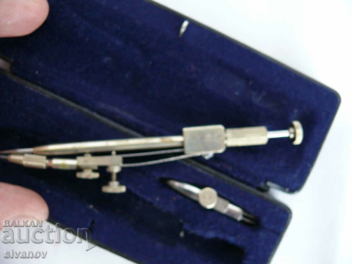 Delivery of Interesting old compass #2016