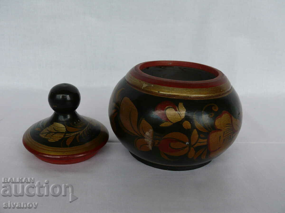 Auction Interesting old wooden box #2039 Auction Interesting old wooden box #2039