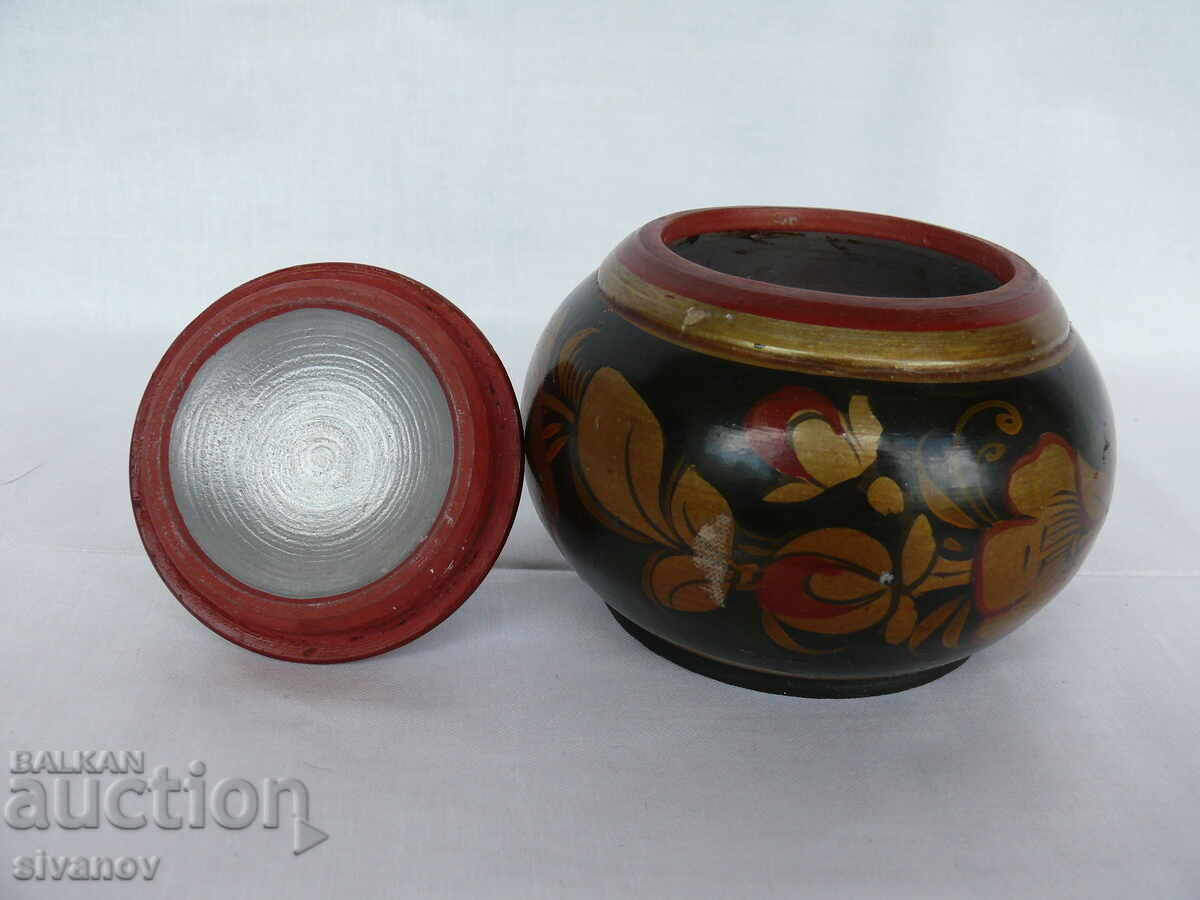 Delivery of Interesting old wooden box #2039 Delivery of Interesting old wooden box #2039