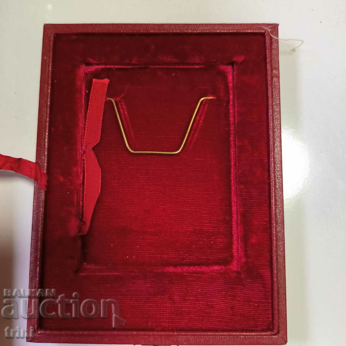 Auction Table medal 50 years Medical Faculty Belgrade 1920 - 1970 Auction Table medal 50 years Medical Faculty Belgrade 1920 - 1970