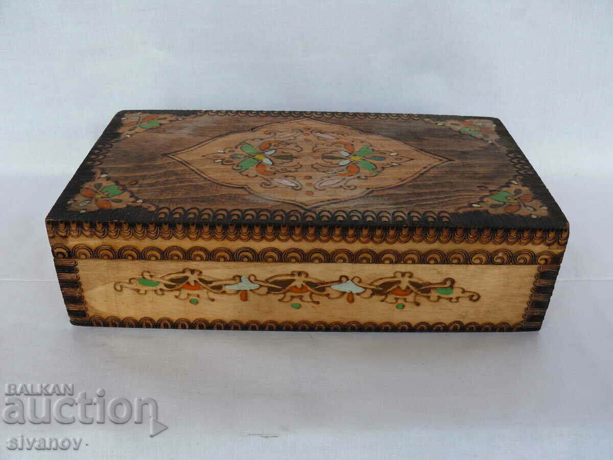 Интересна стара дървена кутия за бижута #2041